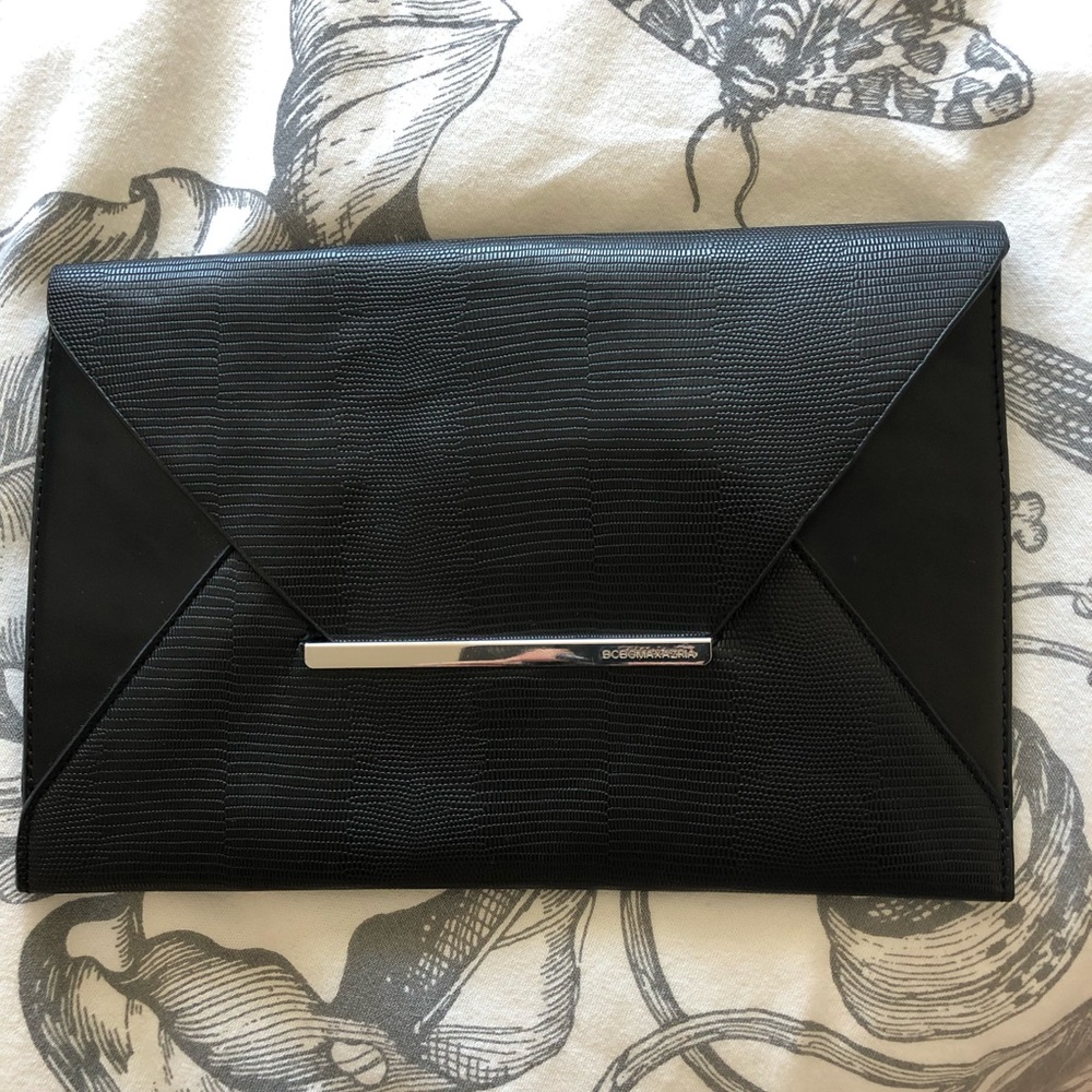 BCBGMAXAZRIA cluch used